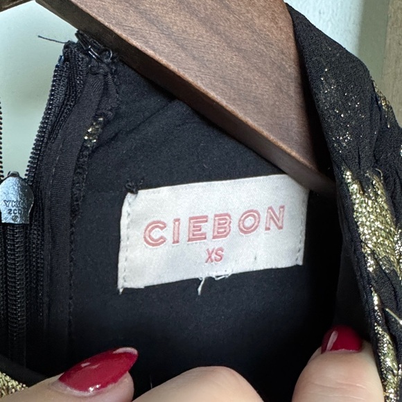 Ciebon Chic Long Sleeve Black and Gold stars dress - Picture 5 of 6